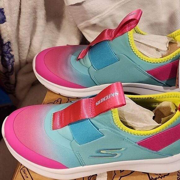 Kids sketchers slip in machine washable size 3.5 NWT - Picture 2 of 5